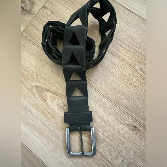 Levi’s Silverman Leather Belt  28 - Picture 1 of 5